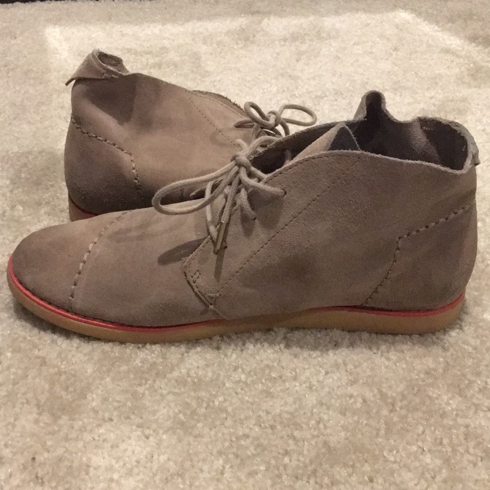 Toms Chukka bootie